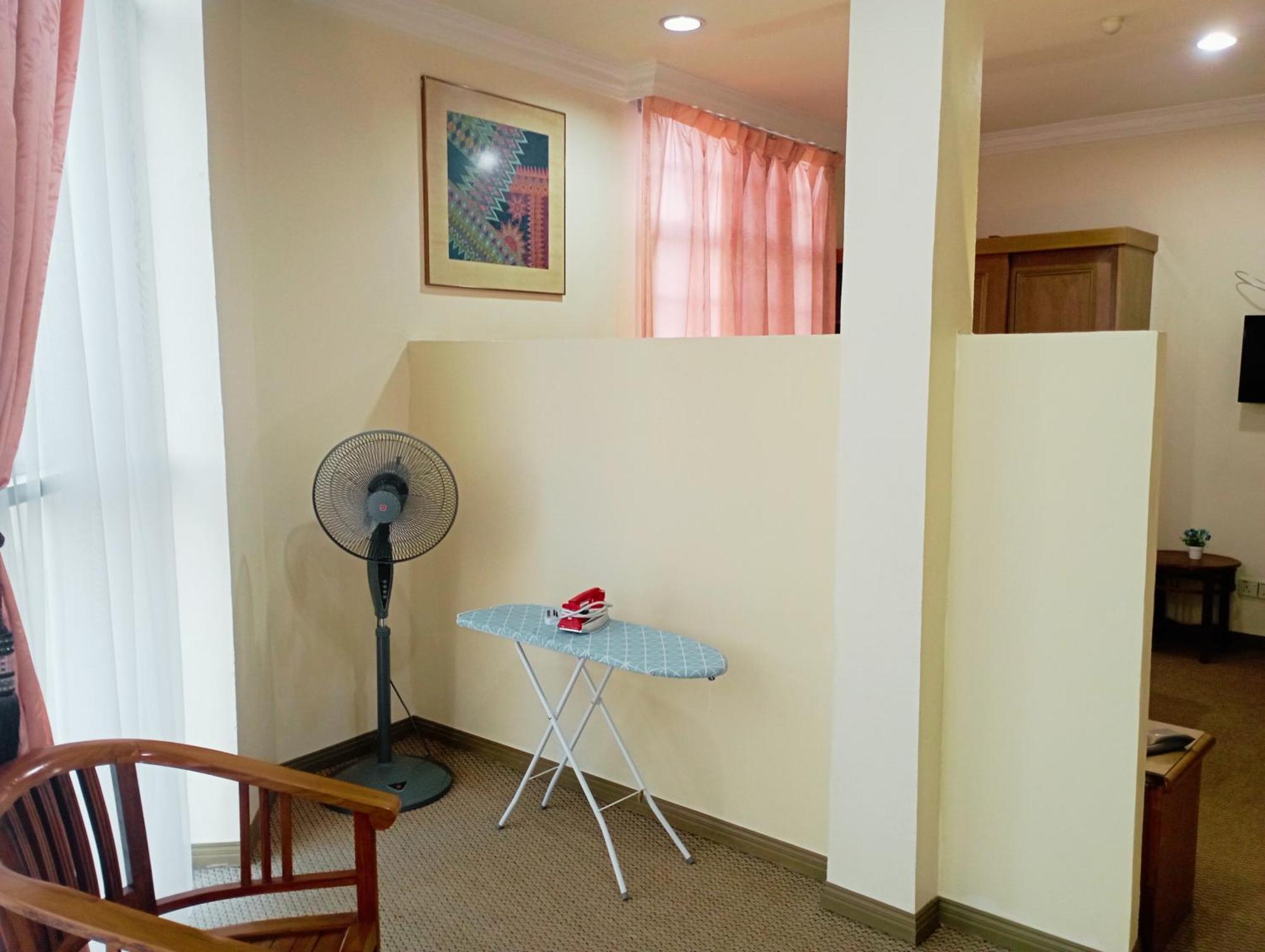 Suria Hotel Sdn Bhd 哥打巴鲁 外观 照片
