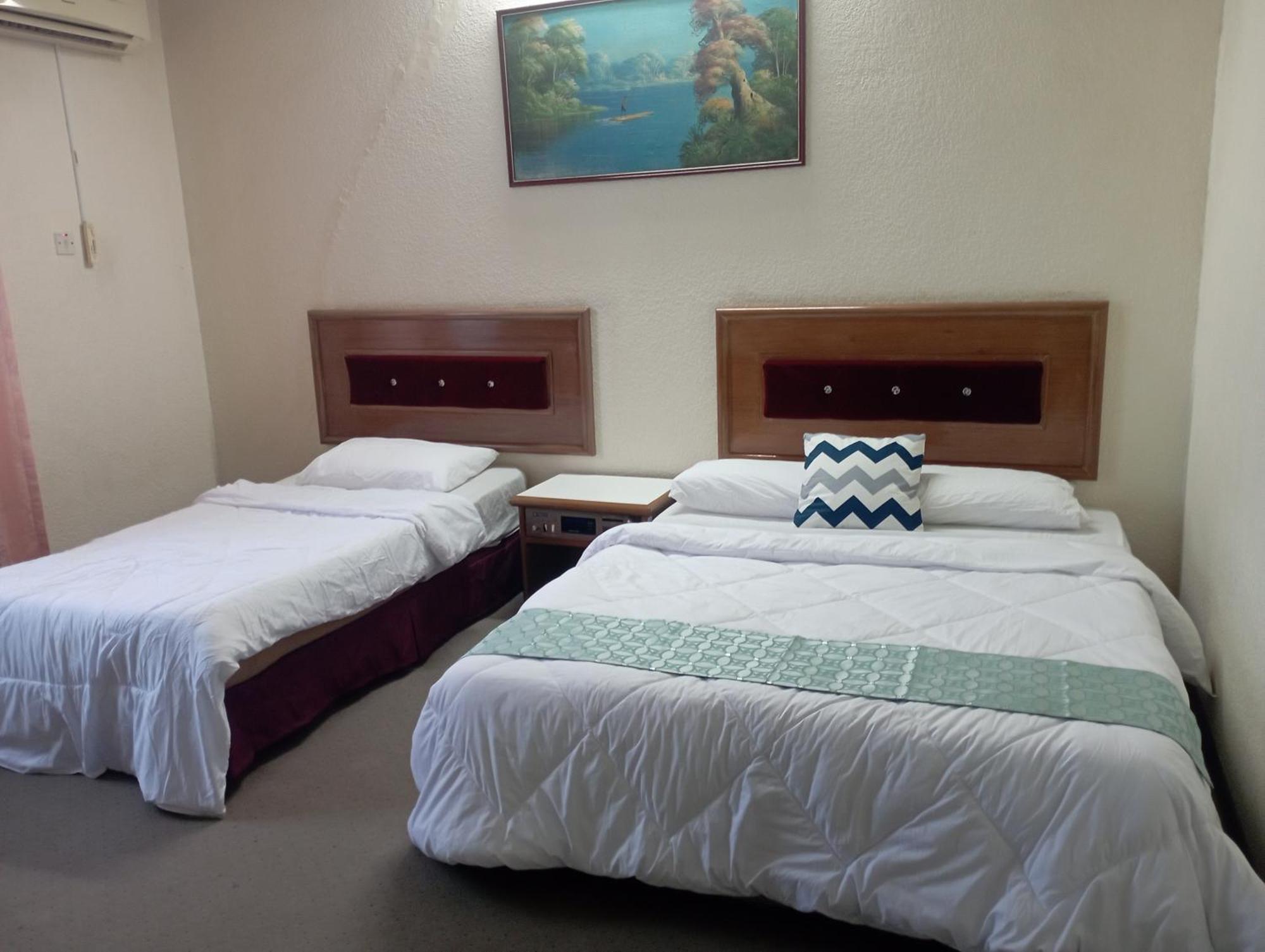 Suria Hotel Sdn Bhd 哥打巴鲁 外观 照片